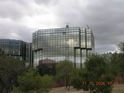 Cobertura de edificios enteros con láminas de protección de cristales