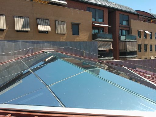 Láminas de protección solar para techos de cristal